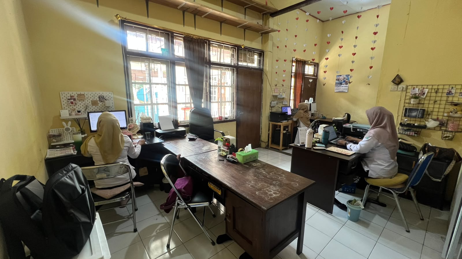 PENYELESAIAN PELAPORAN DAN TUGAS - TUGAS SUB BAGIAN KEUANGAN KECAMATAN KEDUNGJAJANG