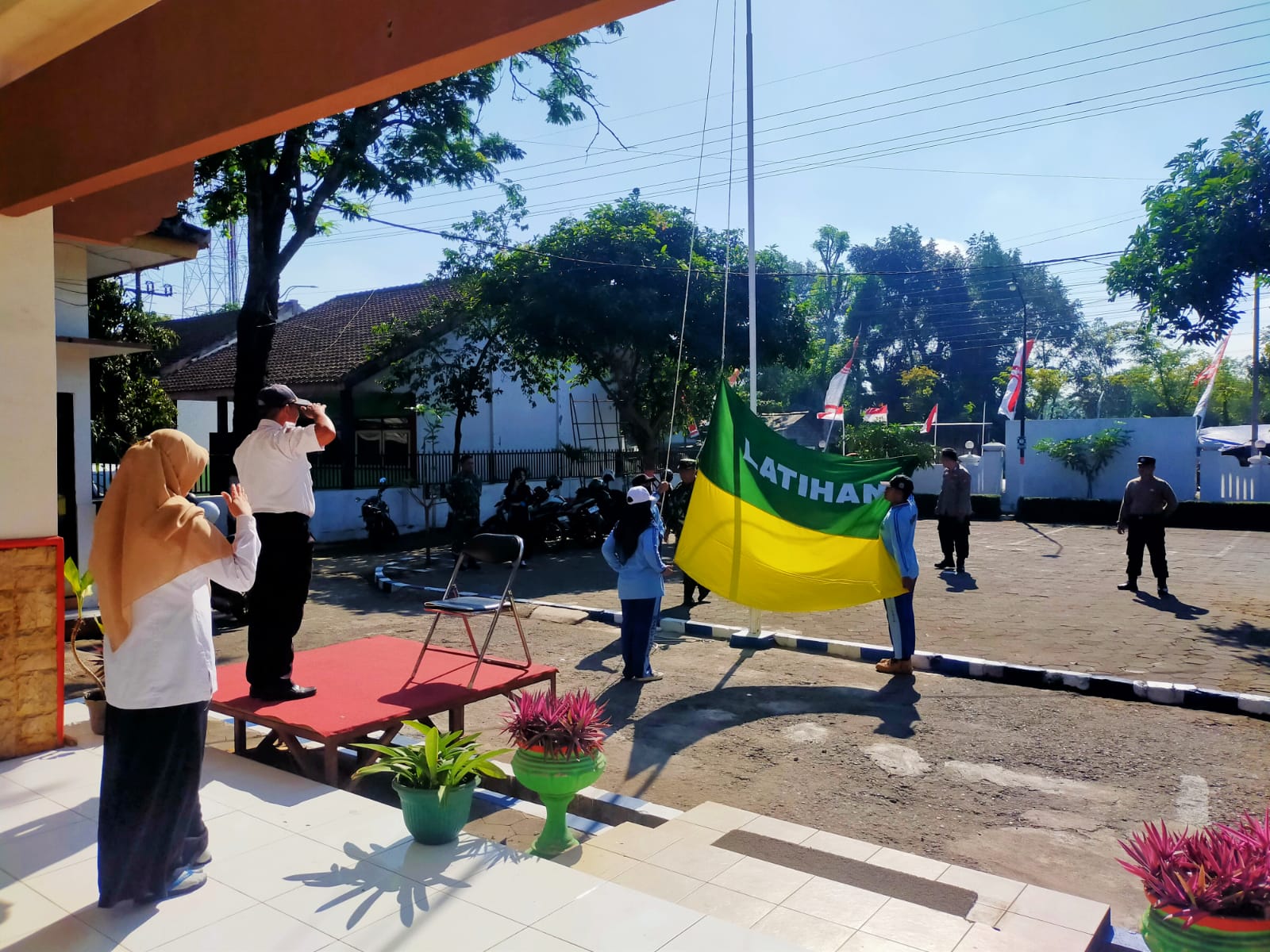 Pembinaan Paskib Kedungjajang Sesuaikan Susunan Upacara HUT ke-81 RI