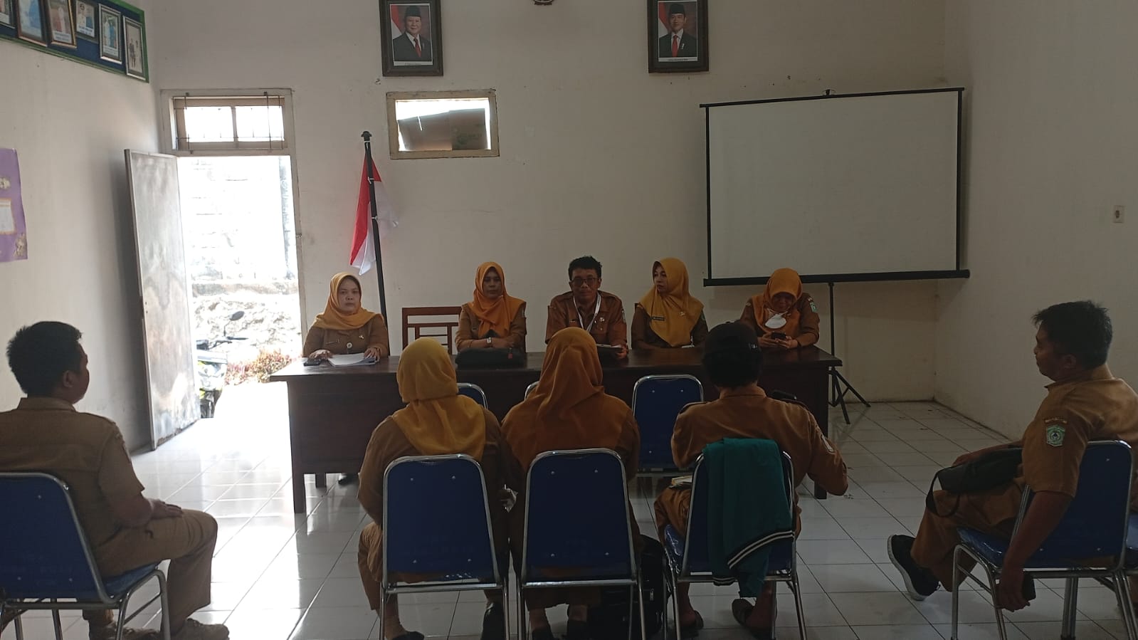 Pembinaan Kapasitas Kelembagaan LKD/K dan Monitoring BKK di Kecamatan Kedungjajang