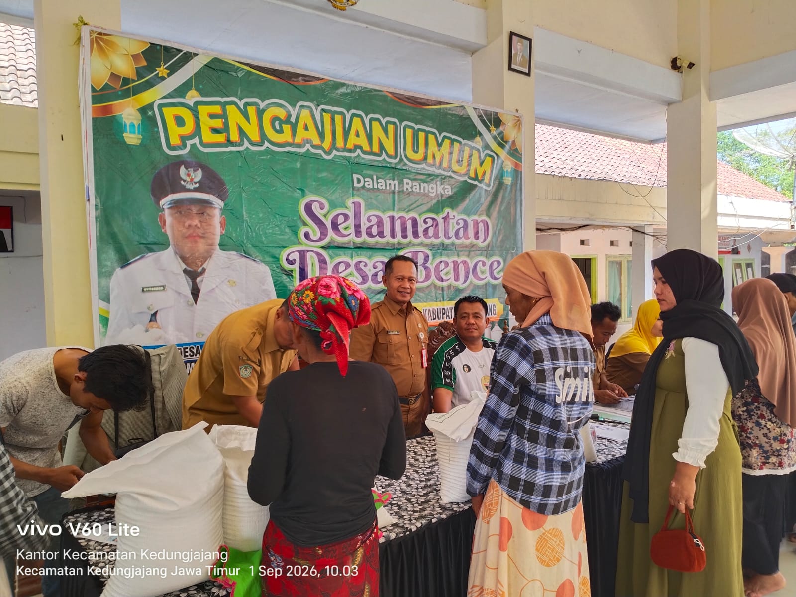Penyaluran Bantuan Pangan Pemerintah di Desa Krasak, 377 KPM Menerima Bantuan