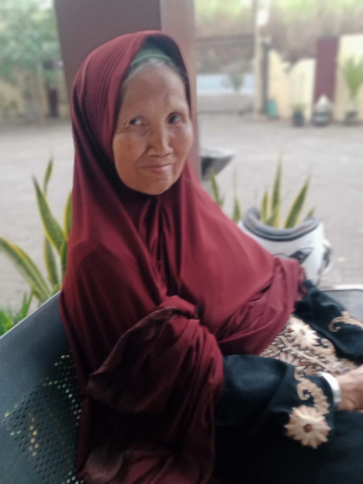 Lansia Terlantar Ditemukan di Sekitar SPBU Kedungjajang, Polsek dan Kecamatan Lakukan Penelusuran Ke